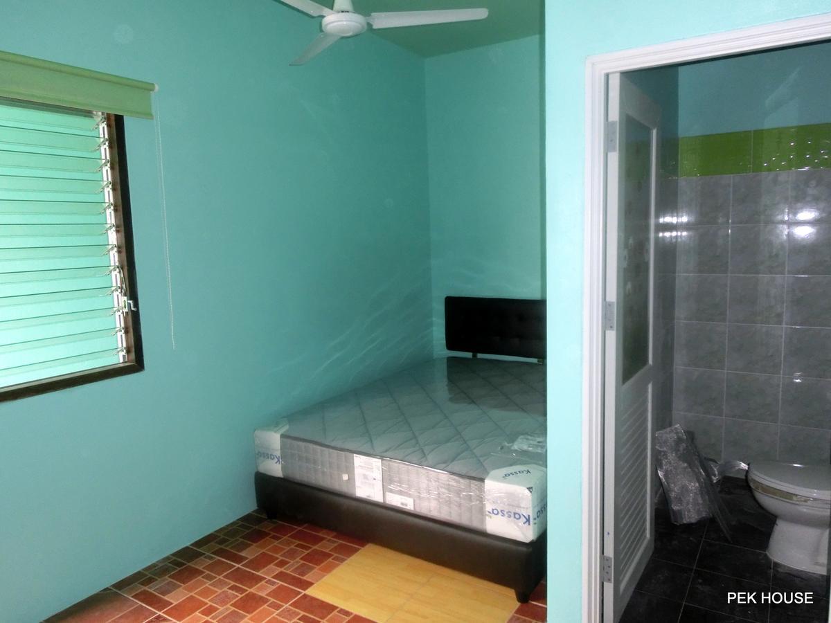 Pek House Apartment Phuket Bagian luar foto