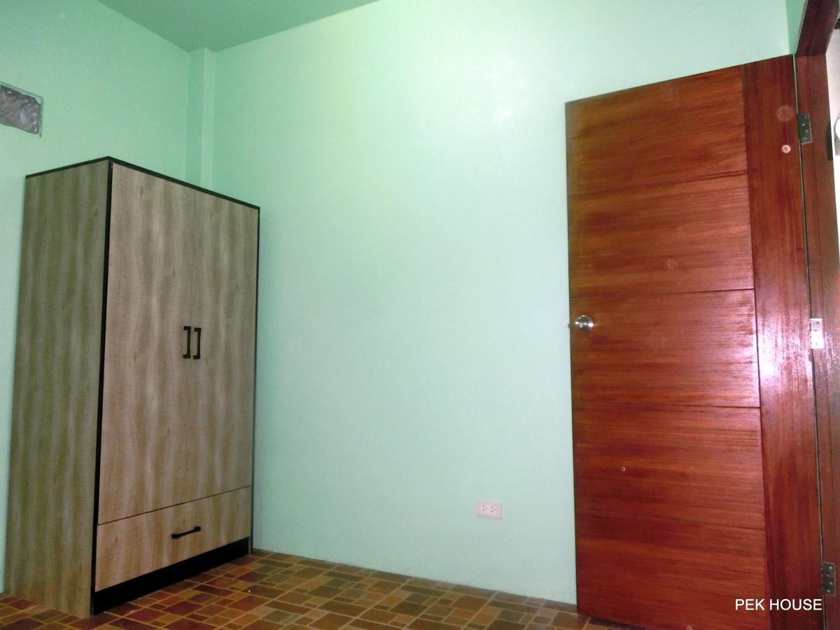Pek House Apartment Phuket Bagian luar foto