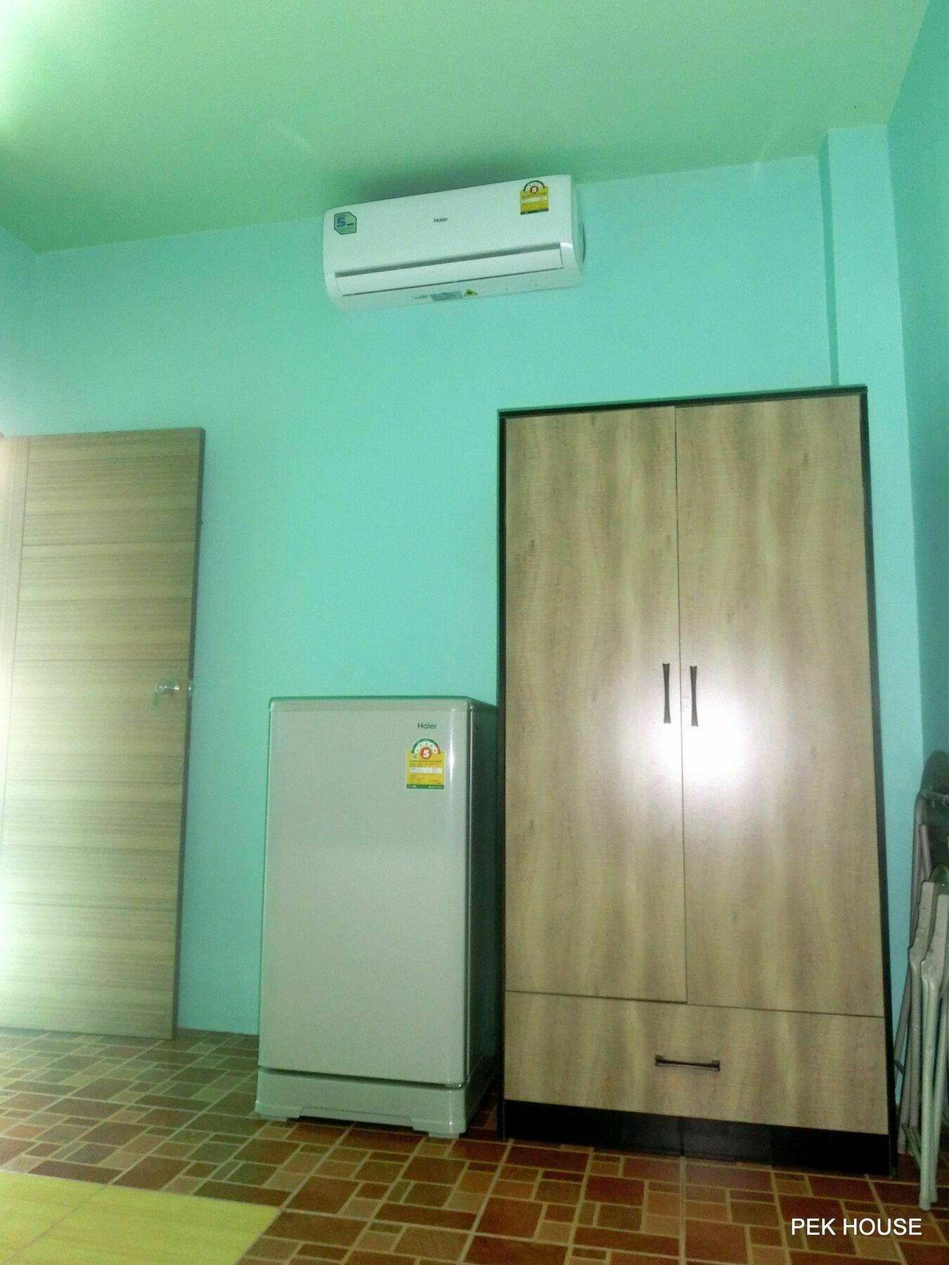 Pek House Apartment Phuket Bagian luar foto